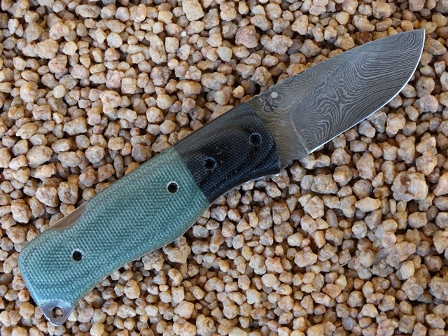 reebok-damascus-folder