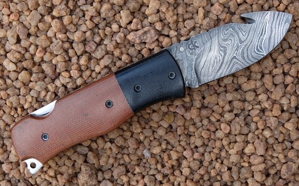 reebok-damascus-folder-with-guthook-light-brown-micarta-handle-plates