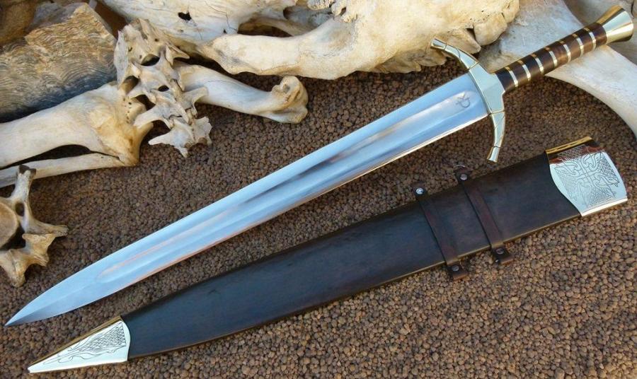 medieval-broadsword-with-28"-1075-high-carbon-steel-blade