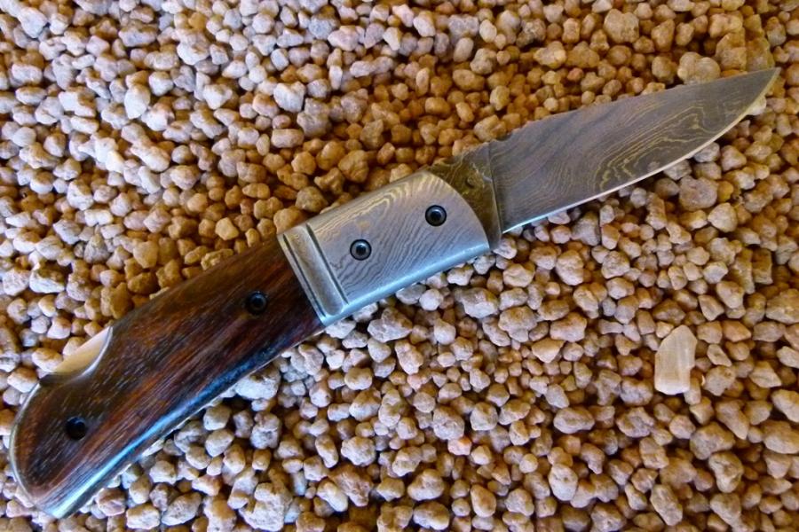 'oribi'-damascus-folder-rosewood-handle-plates